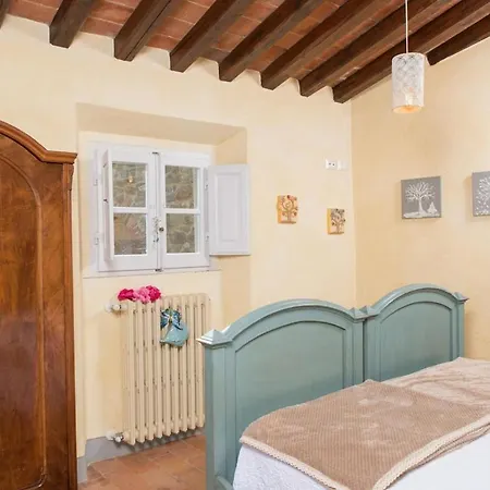 Beautiful In Near Centre Holiday home Cortona